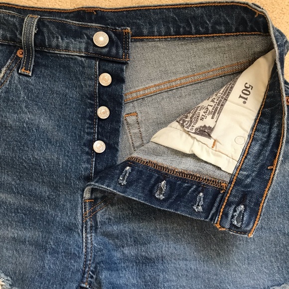 Levi’s 501 Button Fly Denim Shorts - Picture 5 of 6